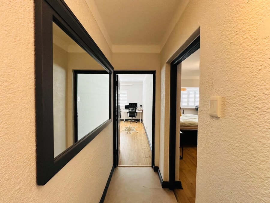 3 Bedroom Property for Sale in Sea Point Western Cape